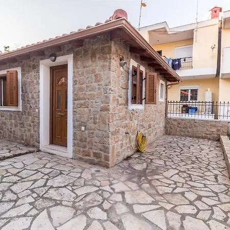 Nyaraló Traditional Stone Houses In